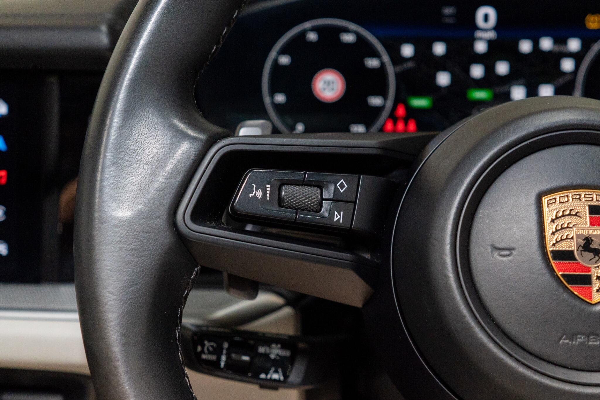 Porsche Cayenne view 34