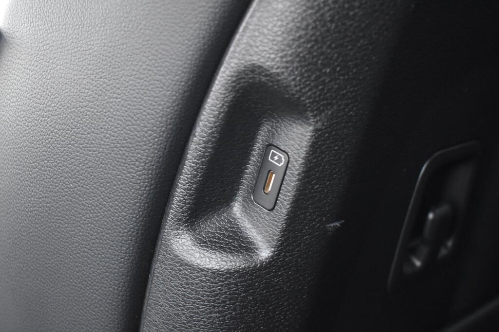 Kia Sportage view 45