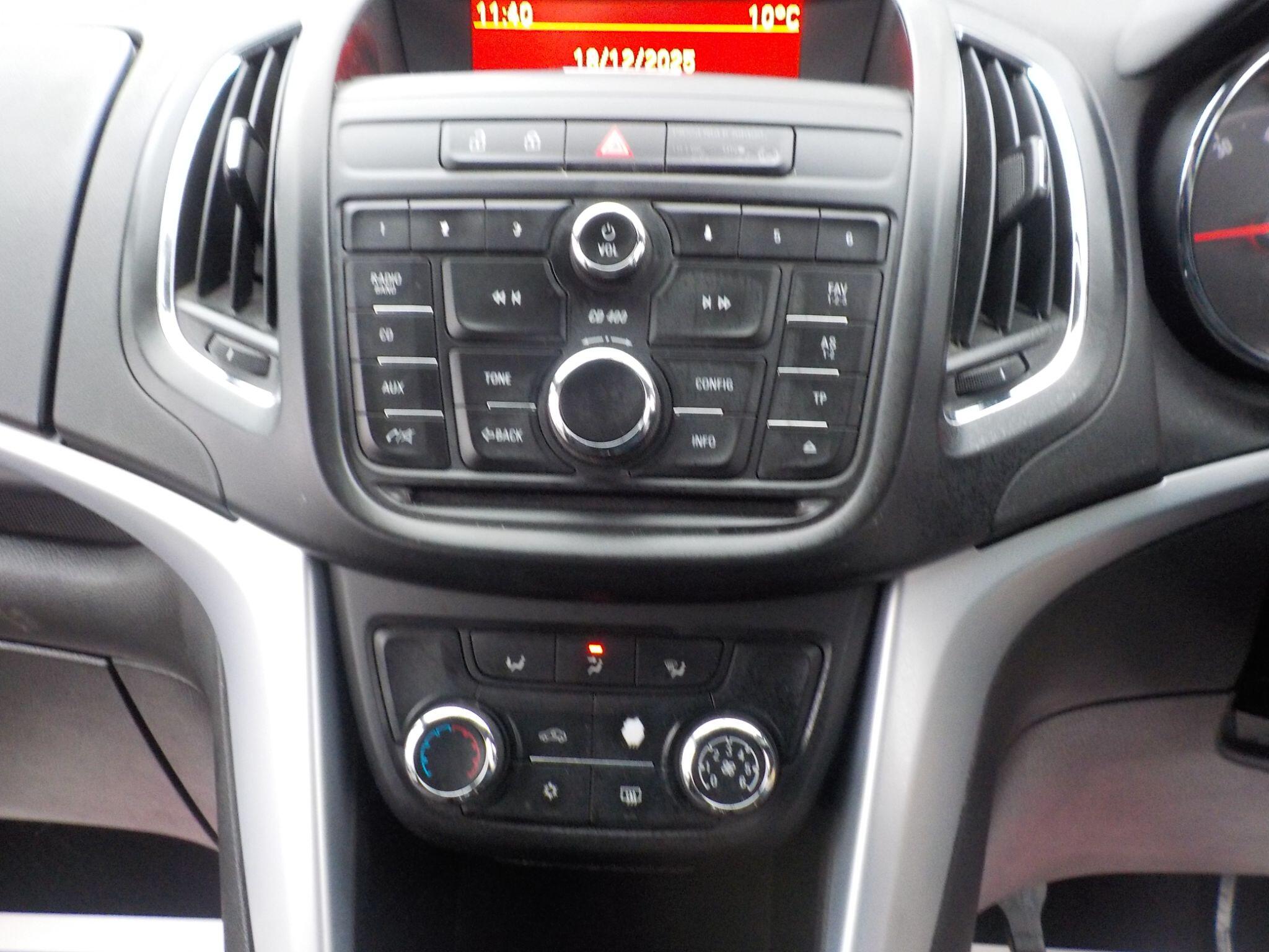 Vauxhall Zafira Tourer 1.8 16V Exclusiv Euro 5 5dr