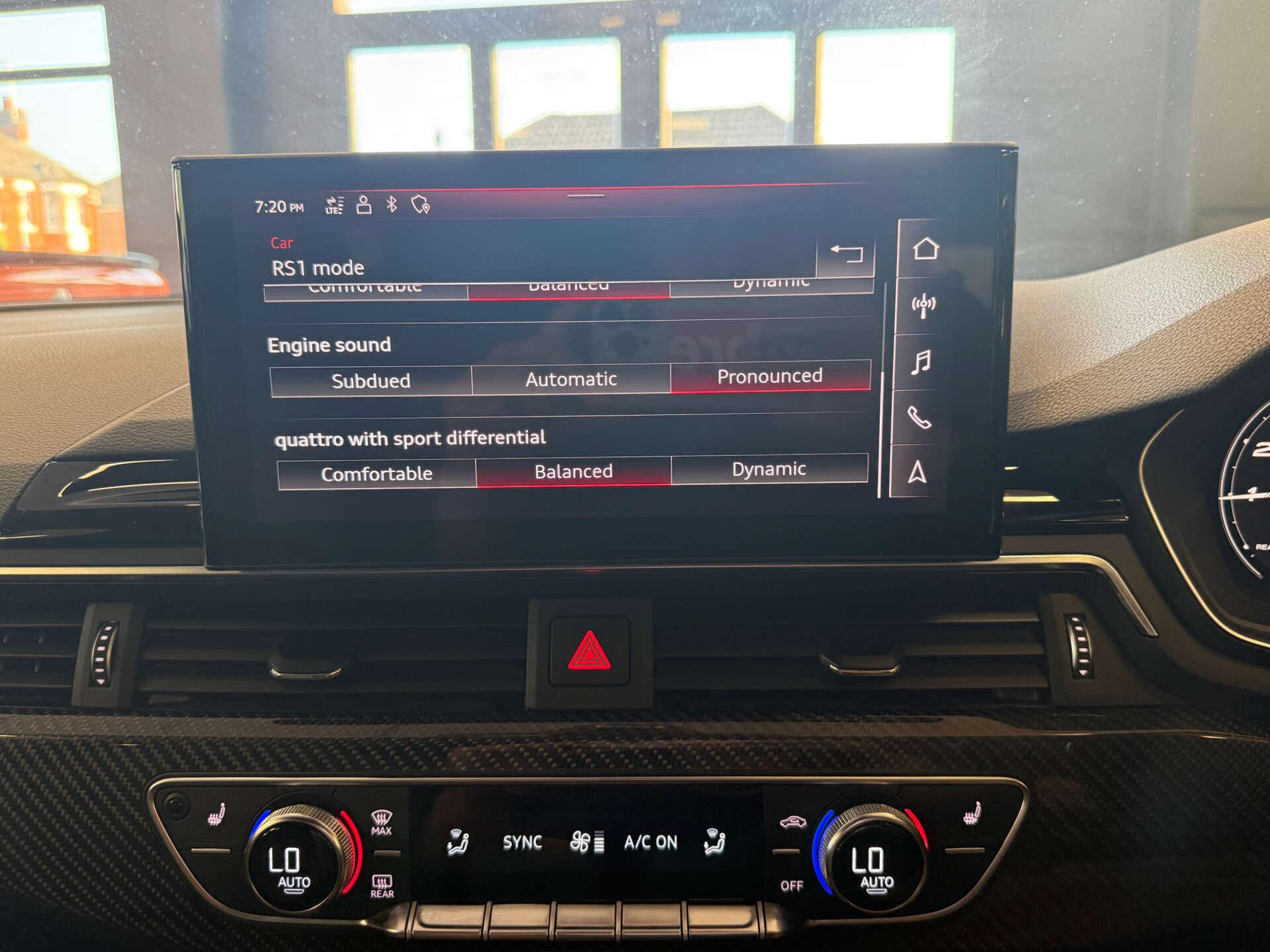 Audi RS4 view 26