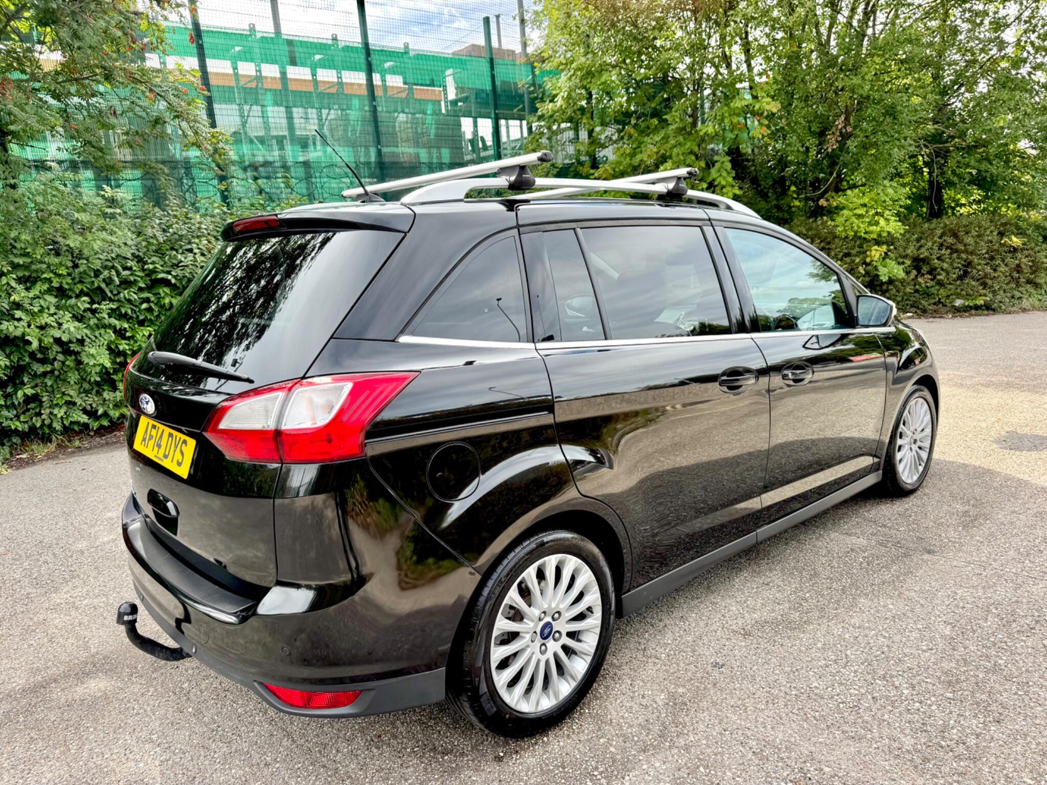 Ford Grand C-Max view 4