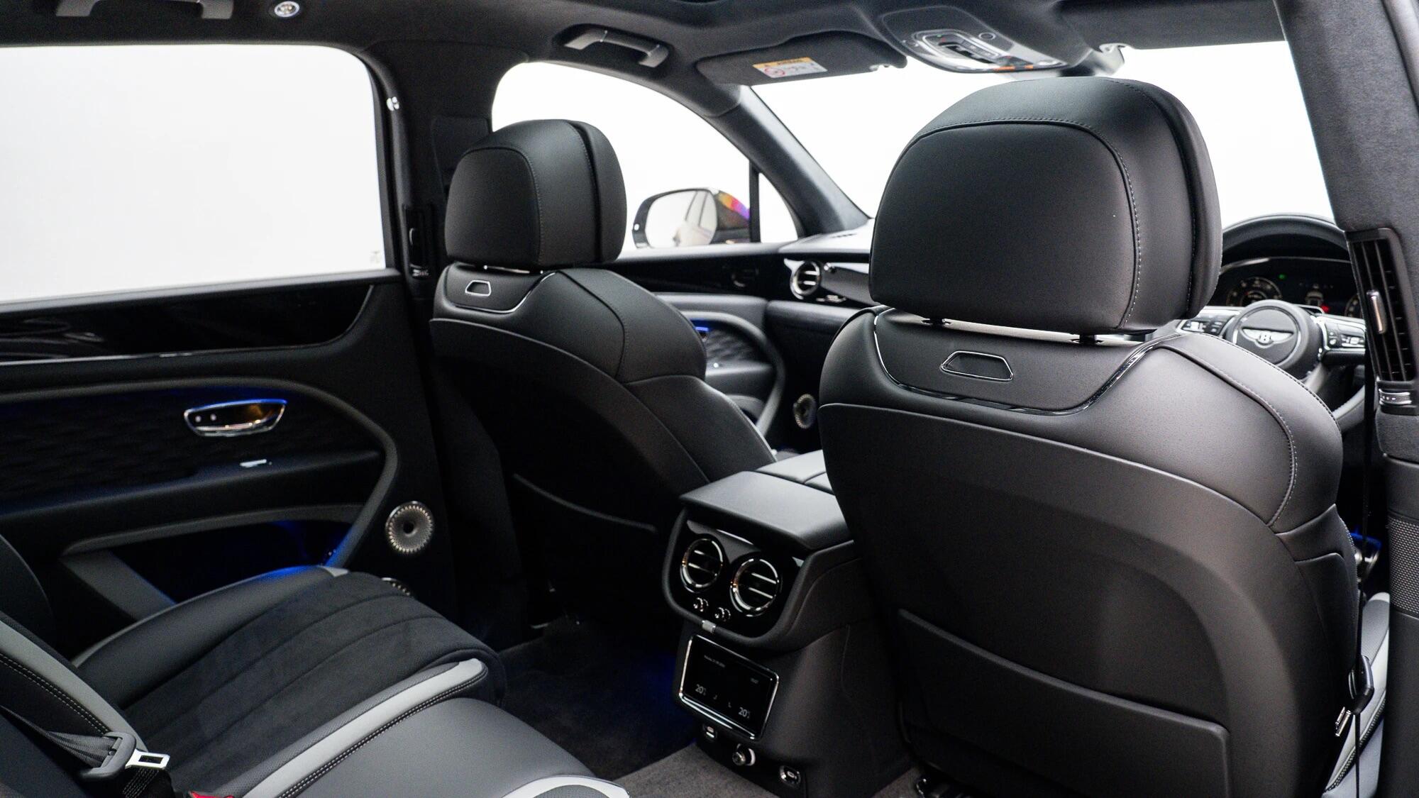 Bentley Bentayga view 60