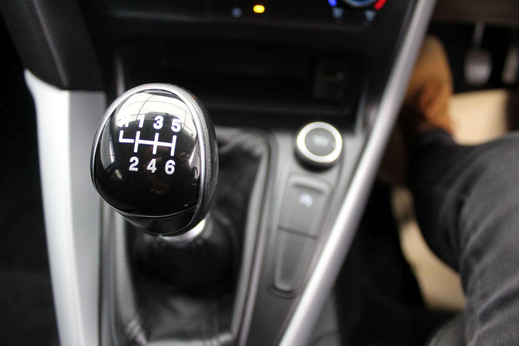 Ford Focus view 11