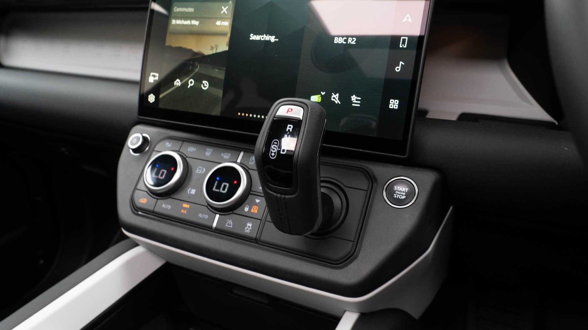 Land Rover Defender 110 view 20