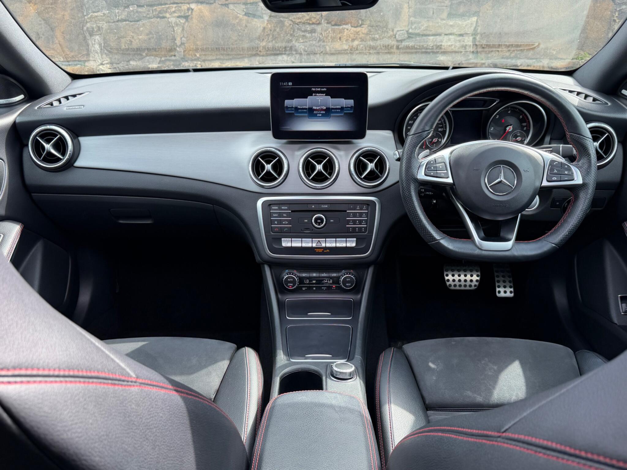 Mercedes-Benz Cla view 13