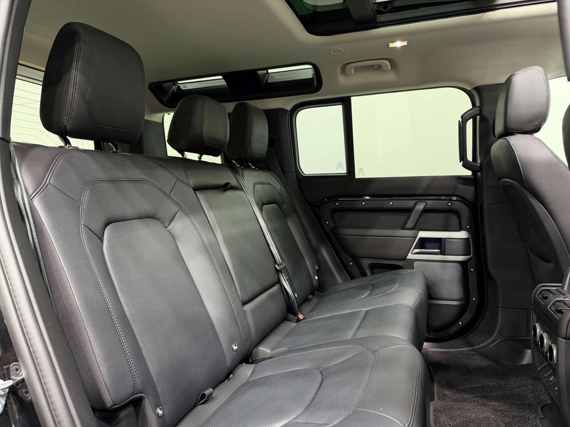 Land Rover Defender view 14