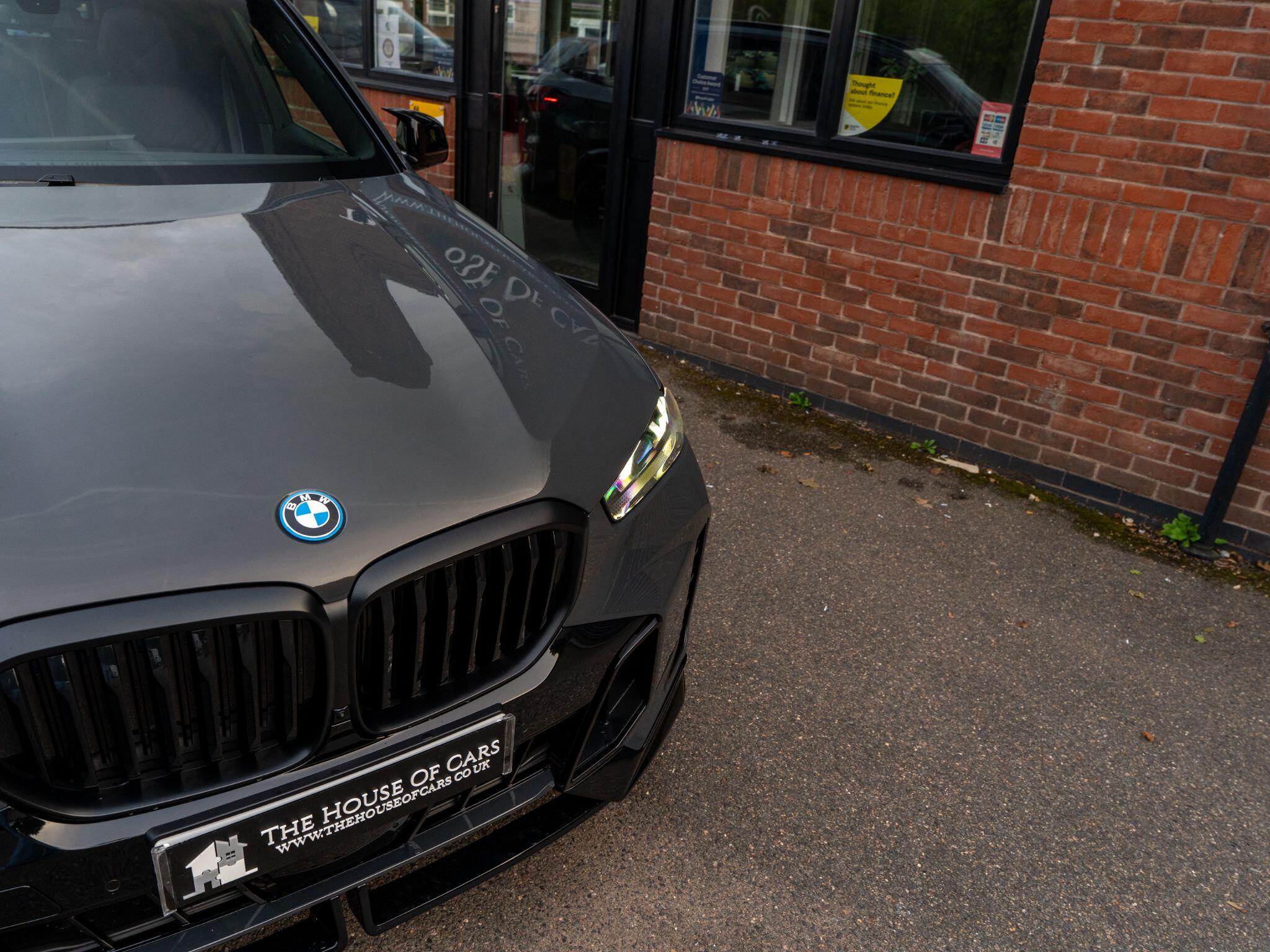 BMW X5 view 22