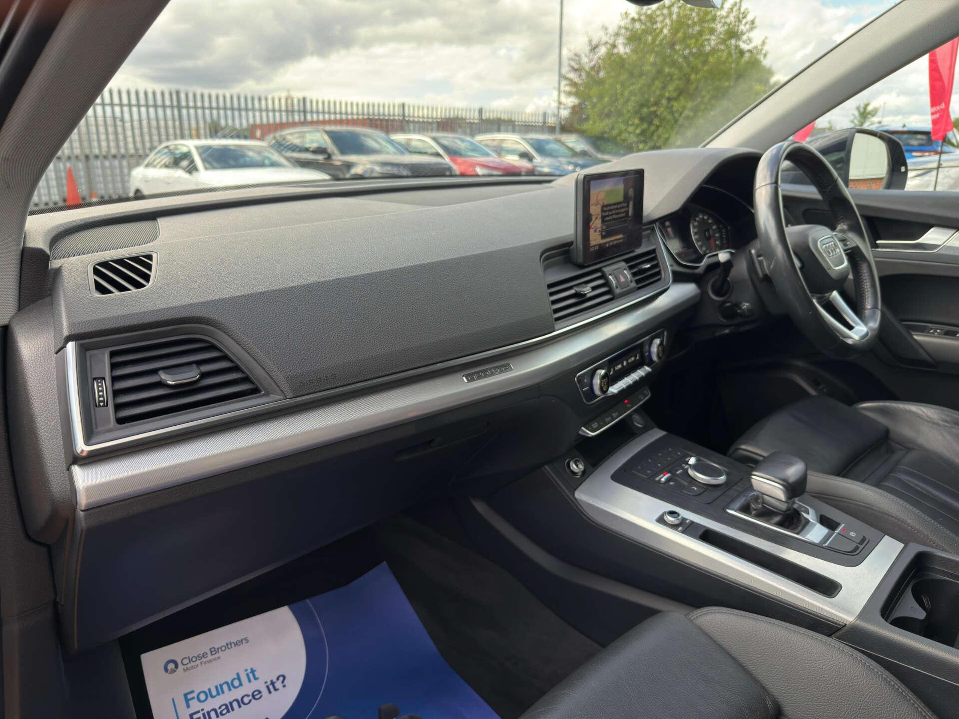 Audi Q5 view 41