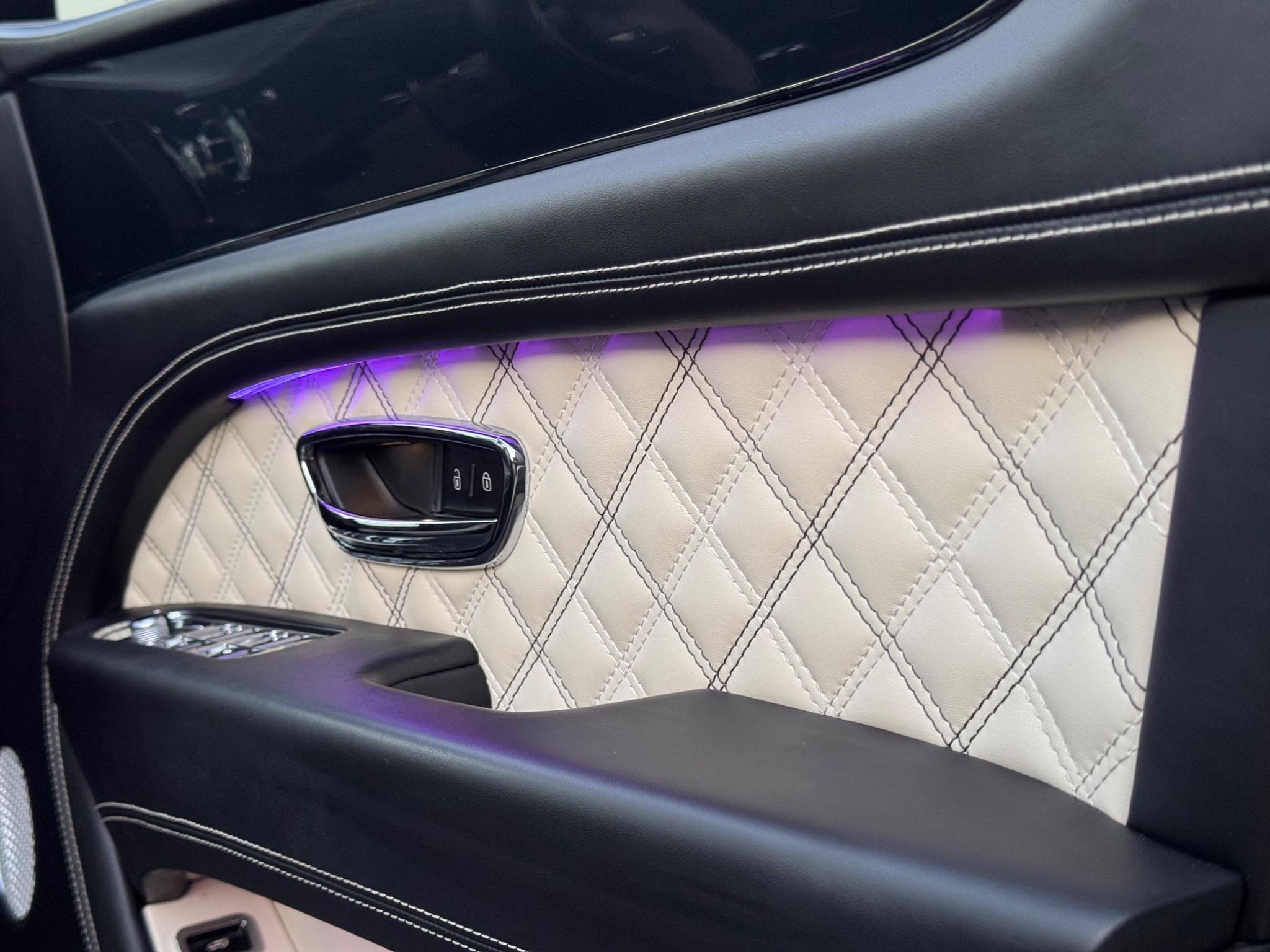 Bentley Bentayga view 36