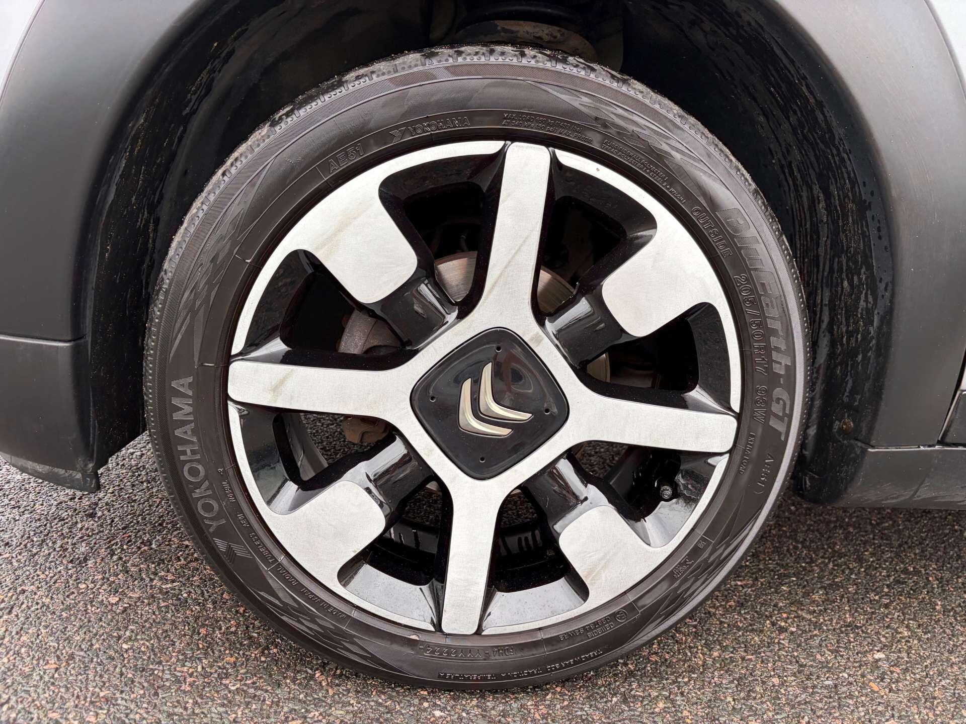 Citroen C4 Cactus view 11