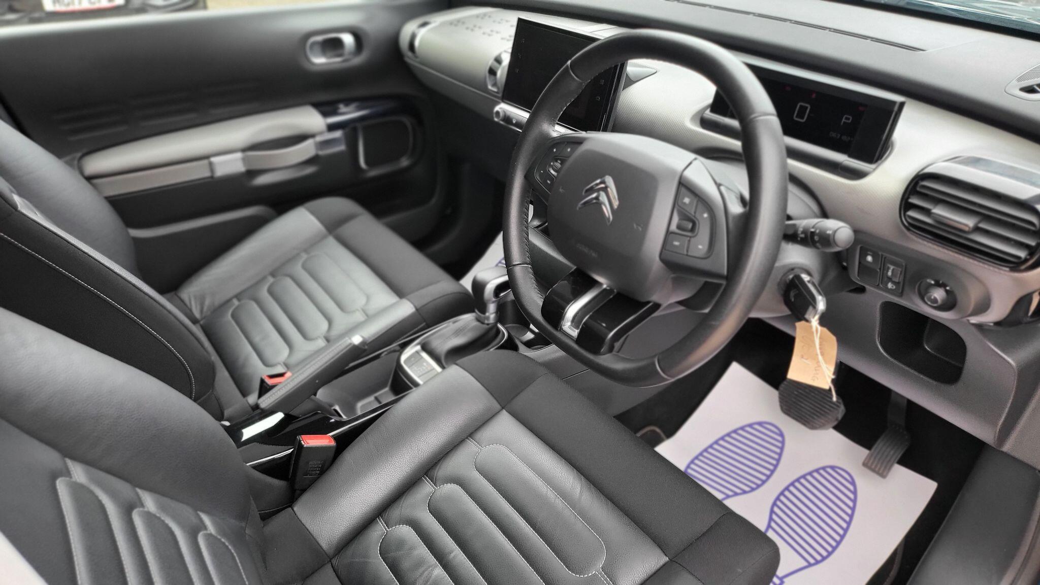 Citroen C4 Cactus view 3