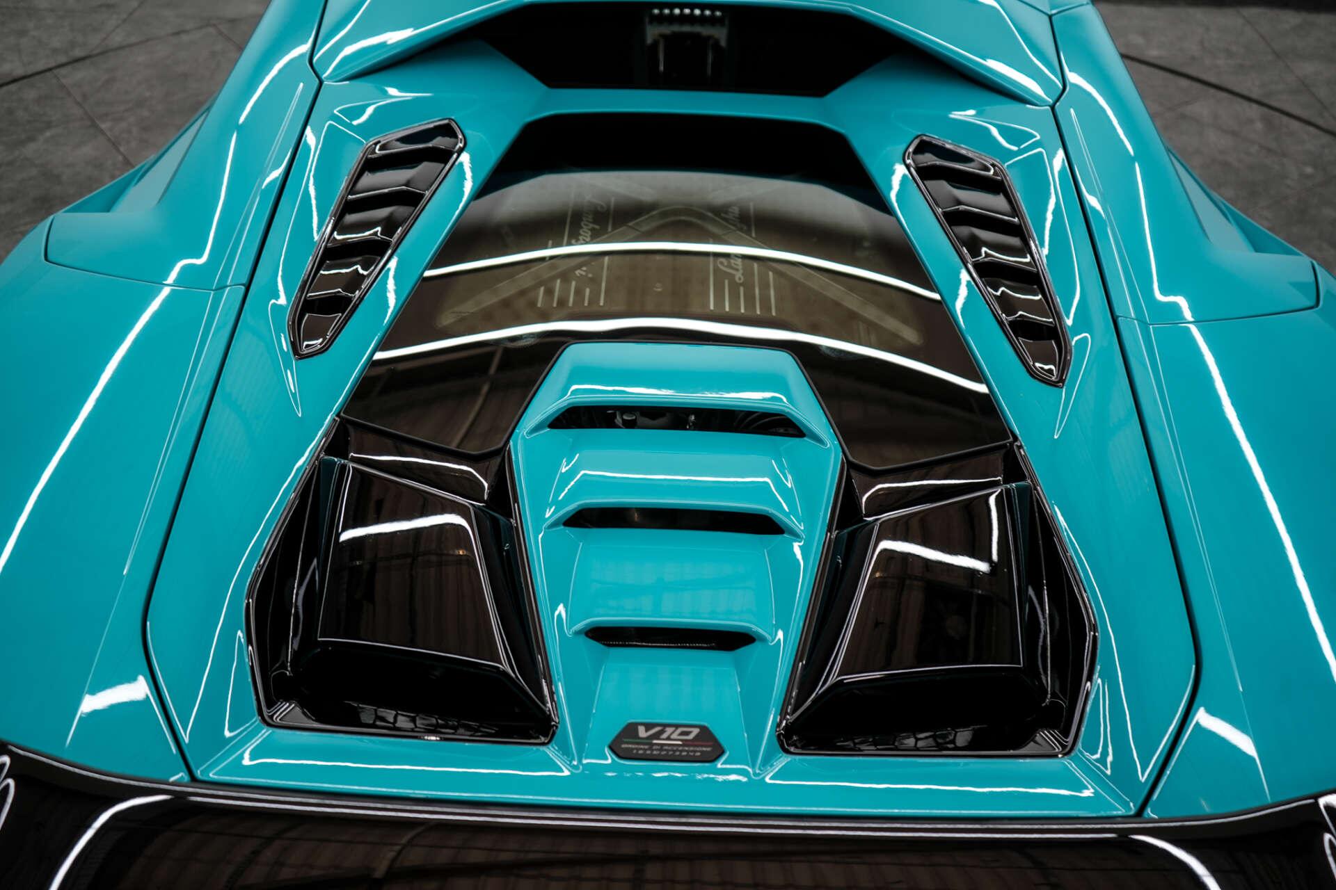 Lamborghini Huracan view 19
