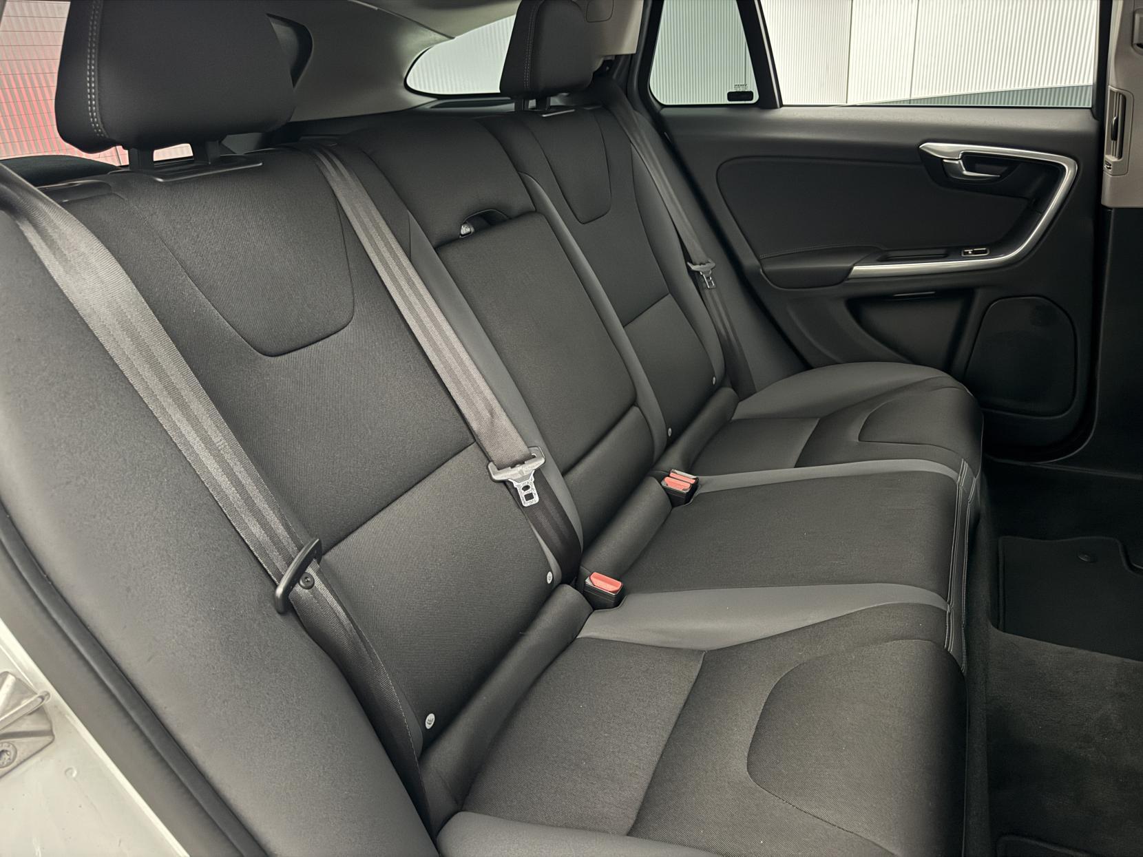 Volvo V60 view 41
