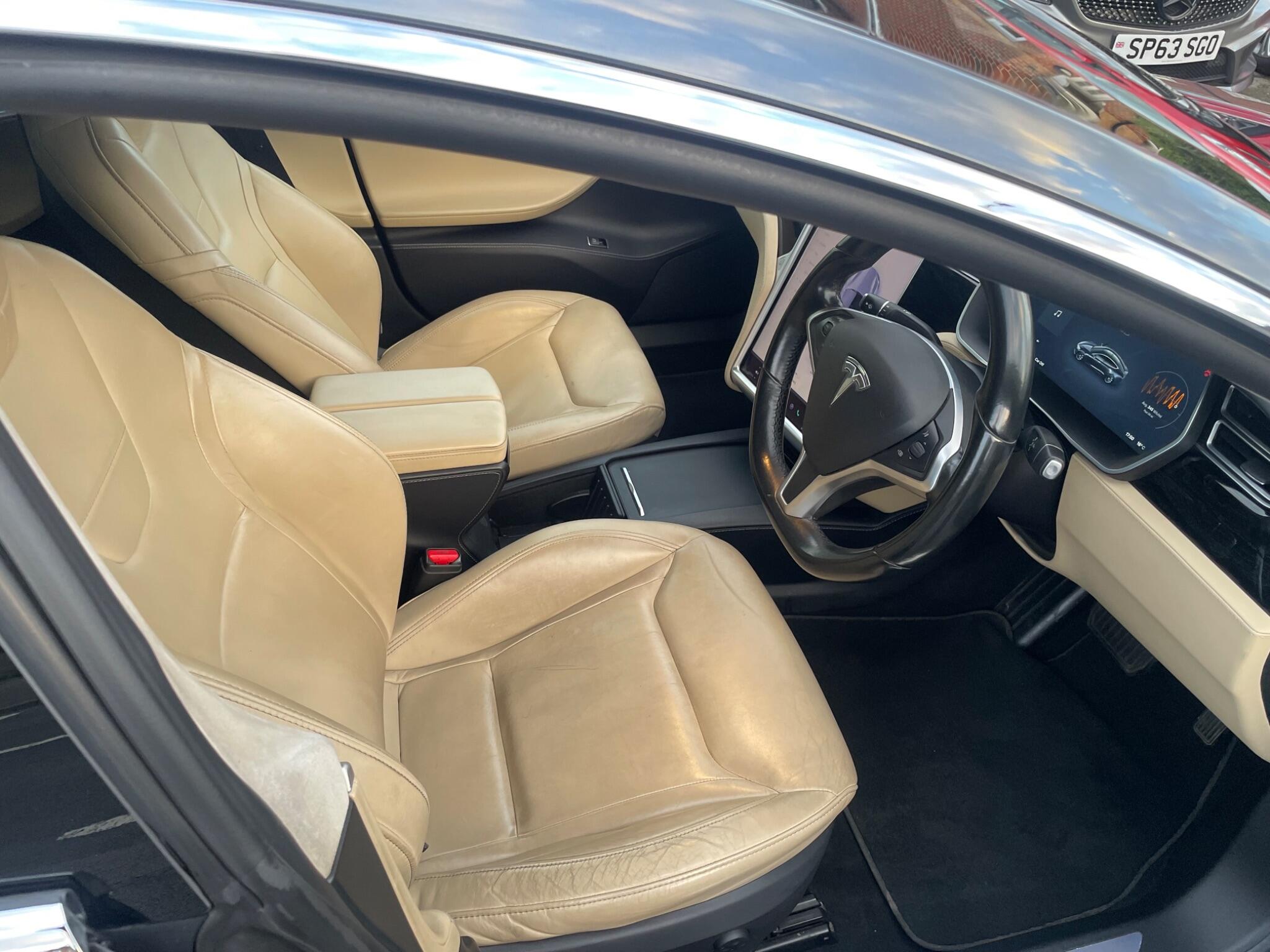 2016 Tesla Model S image 24