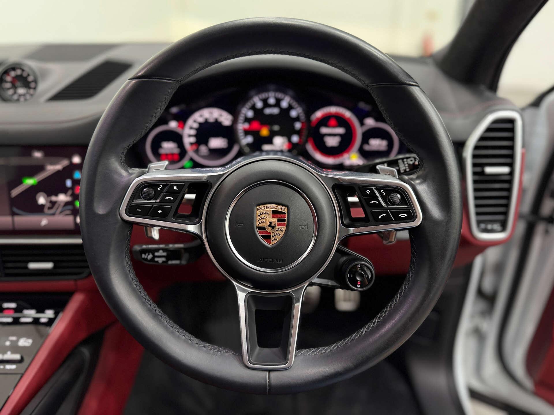 Porsche Cayenne view 21