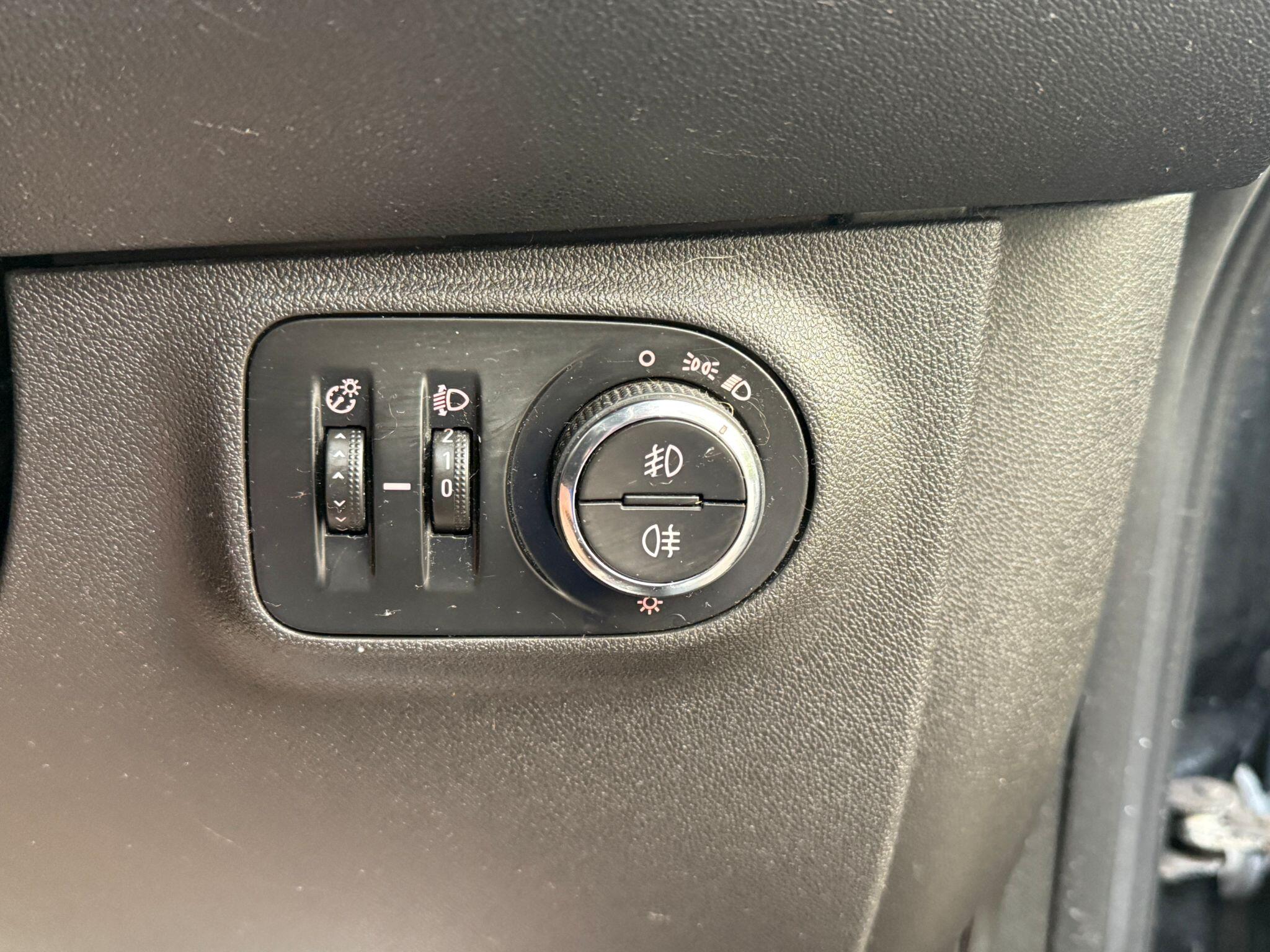 Vauxhall Corsa view 32