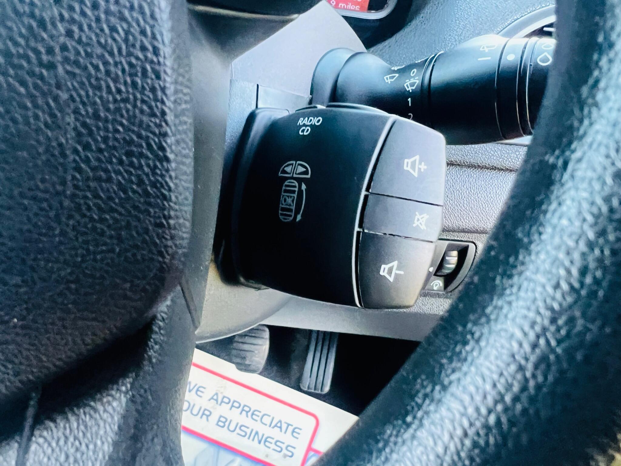 2009 Renault Megane 1.6 16V Expression Euro 5 3dr • 94,411 miles image 31