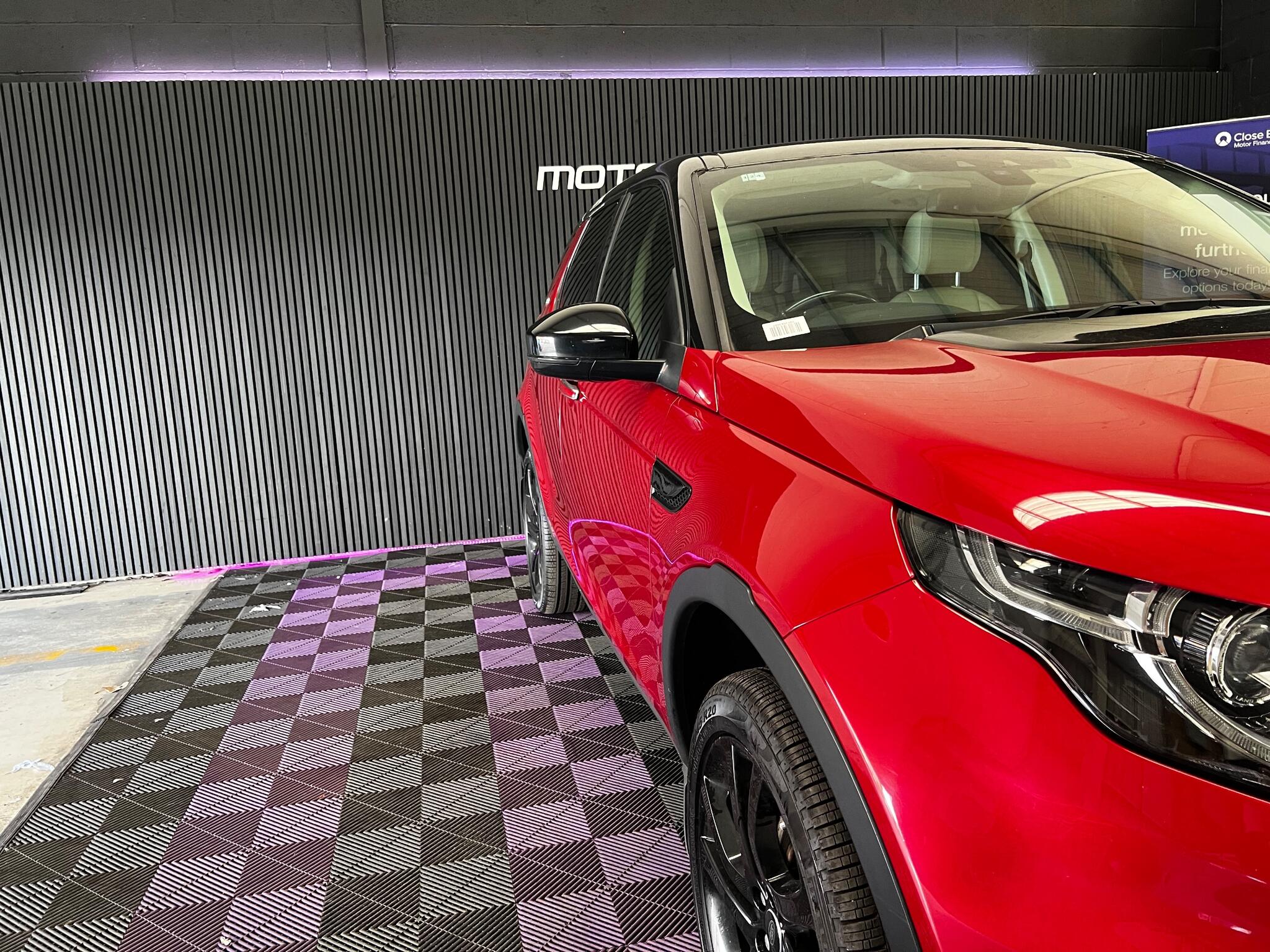 Land Rover Discovery Sport view 42