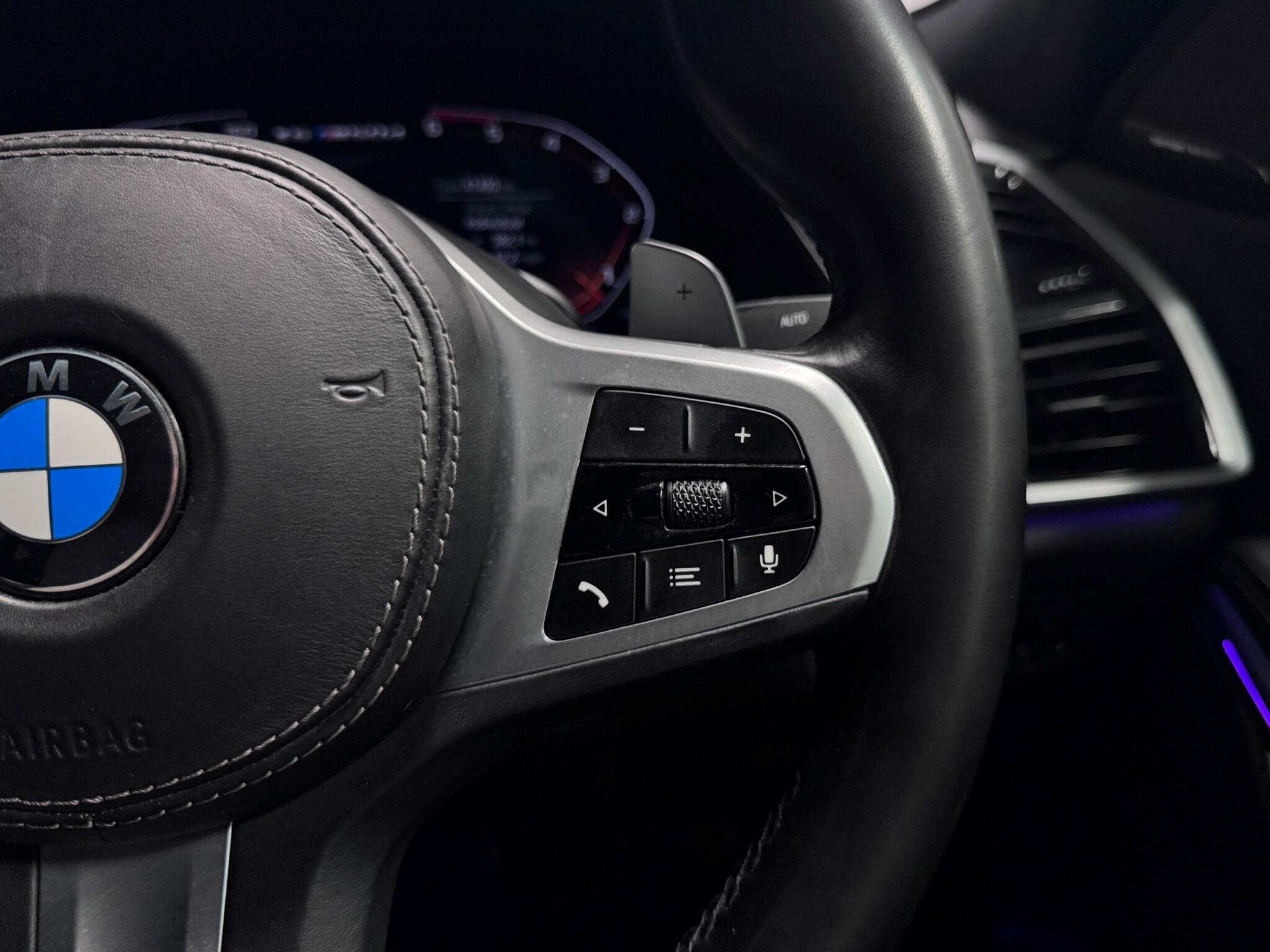 BMW X6 view 11