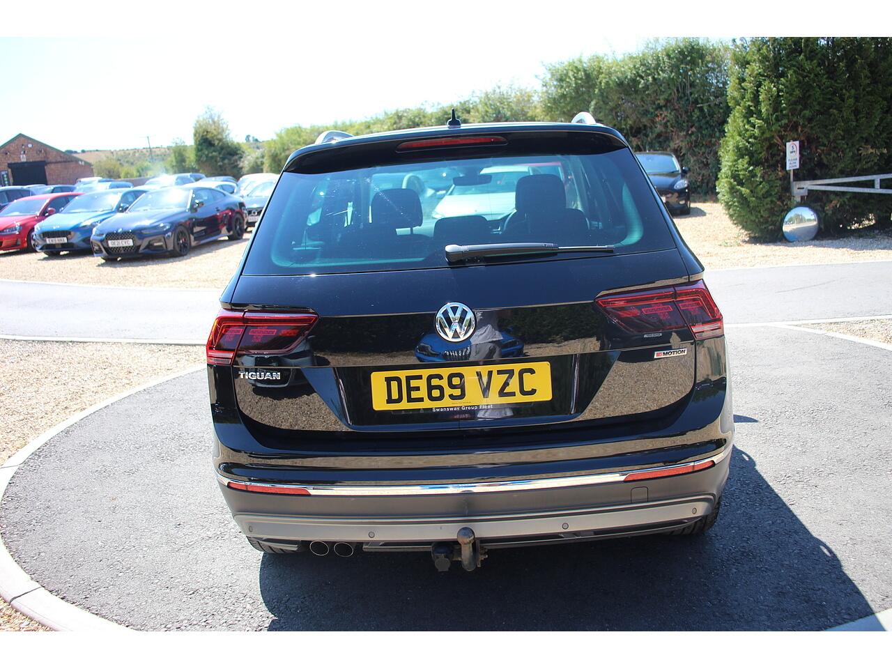 Volkswagen Tiguan view 11
