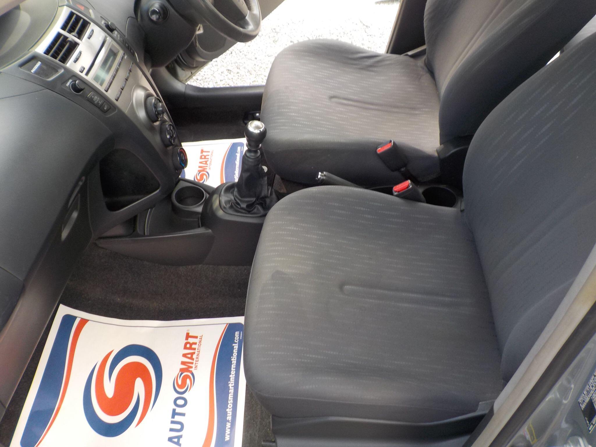 Toyota Yaris 1.33 Dual VVT-i TR Euro 4 (s/s) 5dr