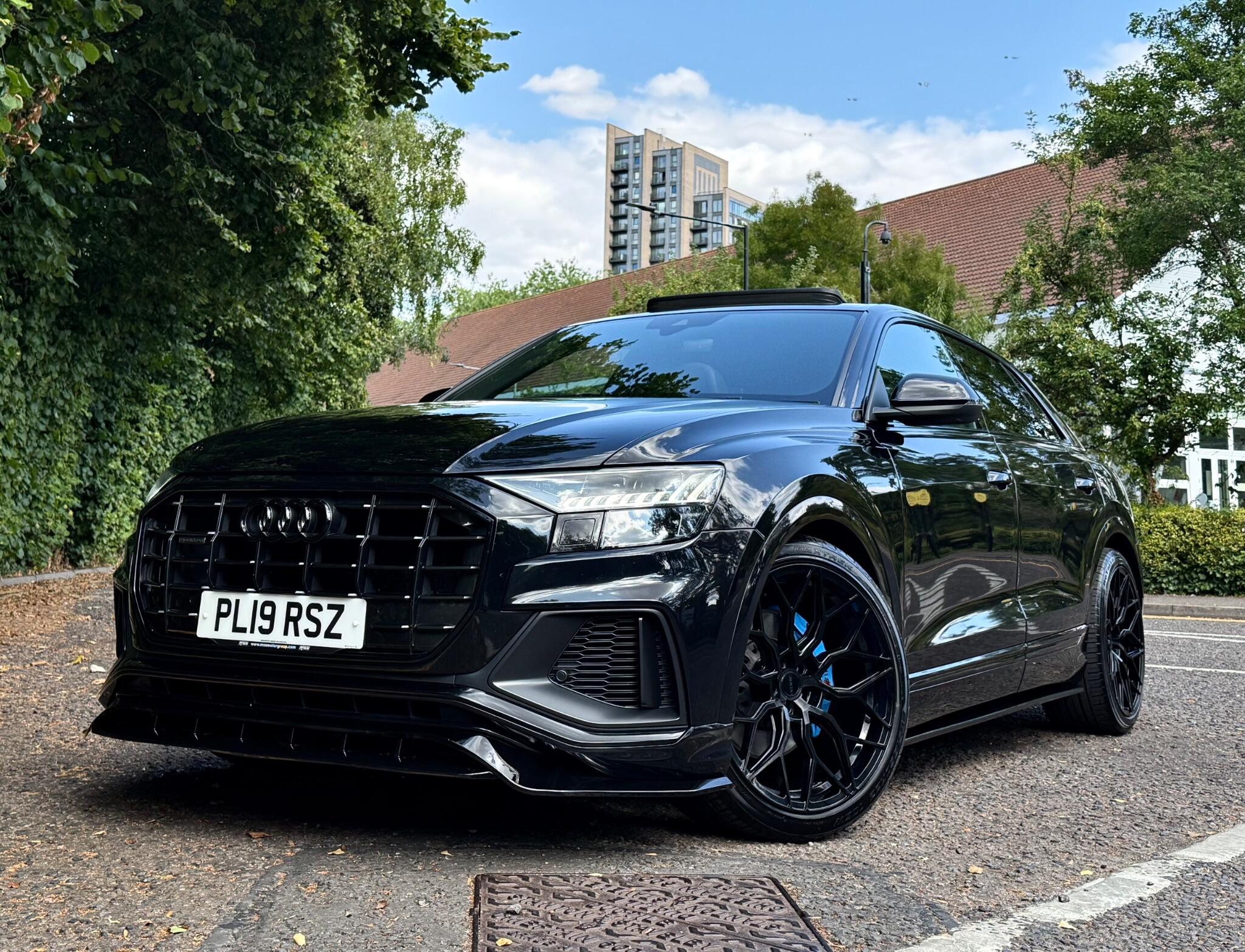 Audi Q8 view 13