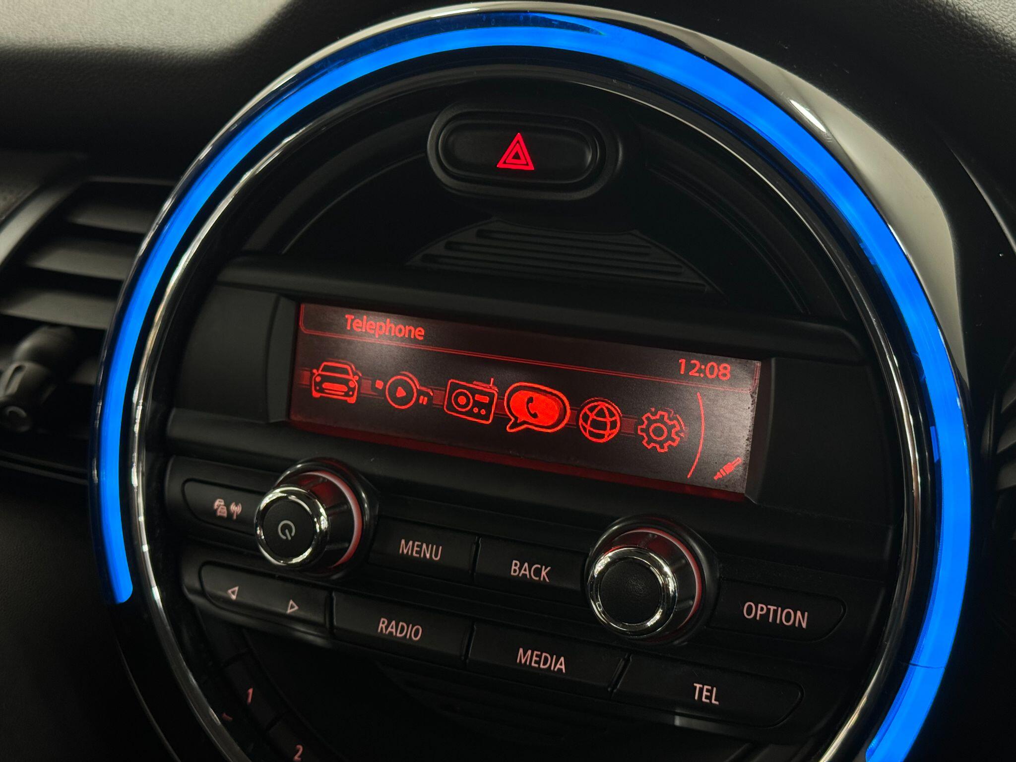 Mini Hatch view 30