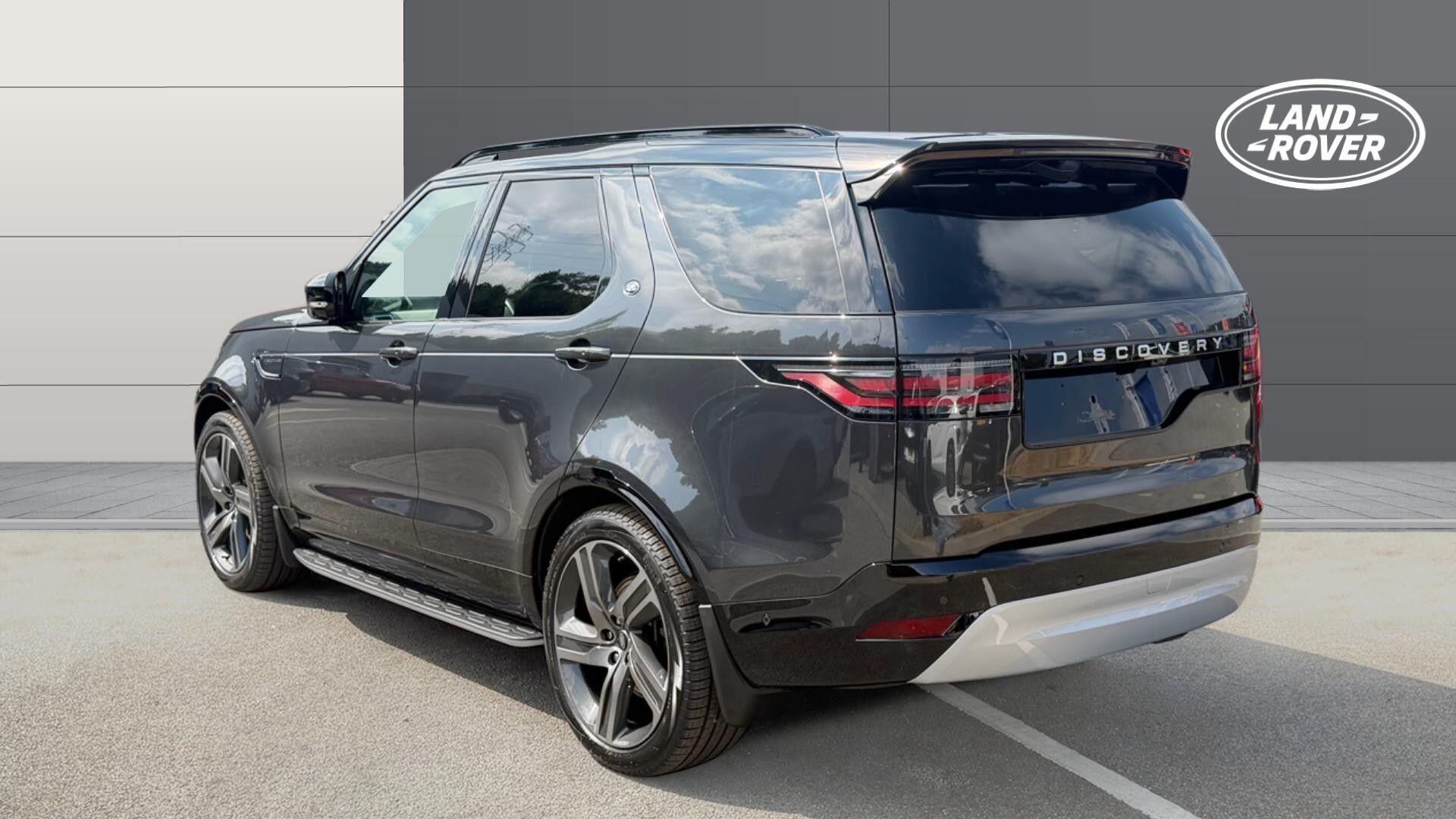Land Rover Discovery view 3