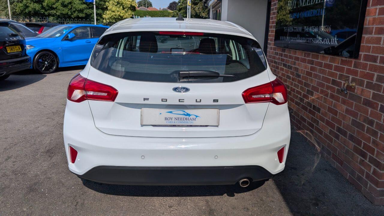 Ford Focus view 9