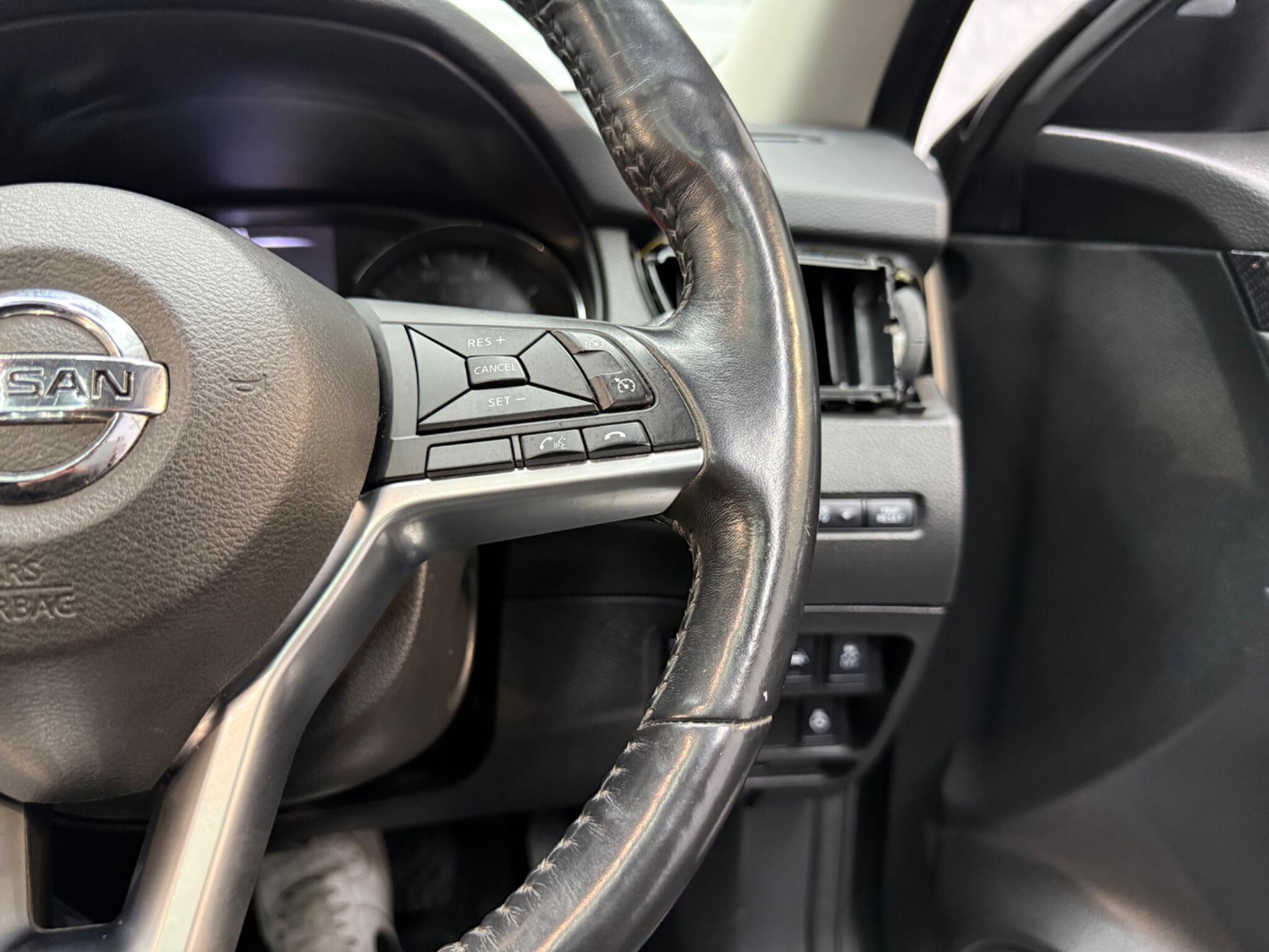 Nissan X-Trail view 12