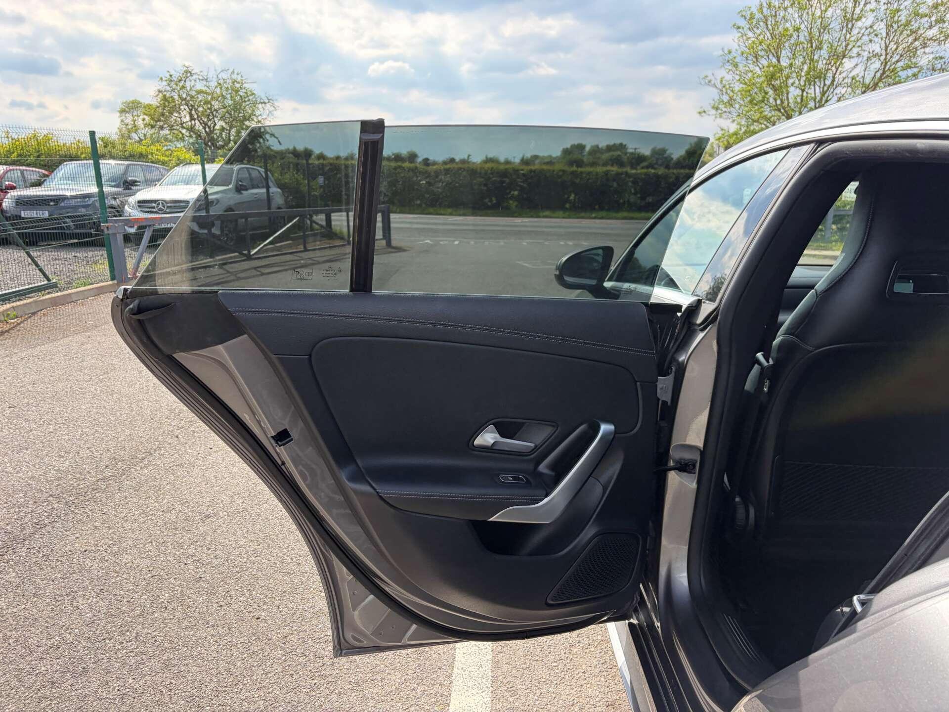 Mercedes-Benz Cla view 20