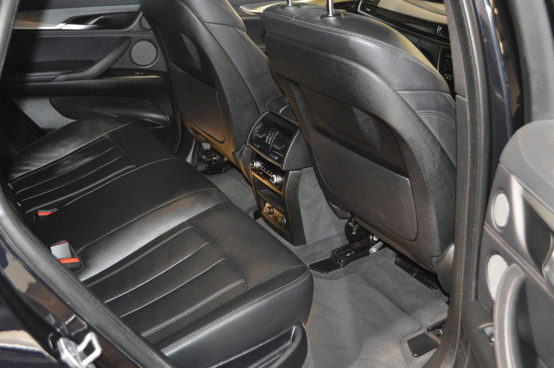 BMW X6 view 23