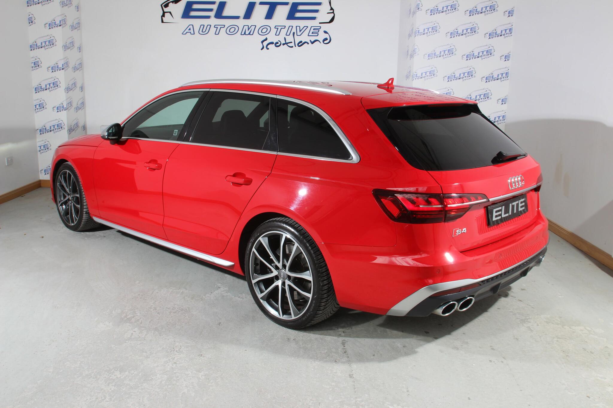 Audi S4 view 10