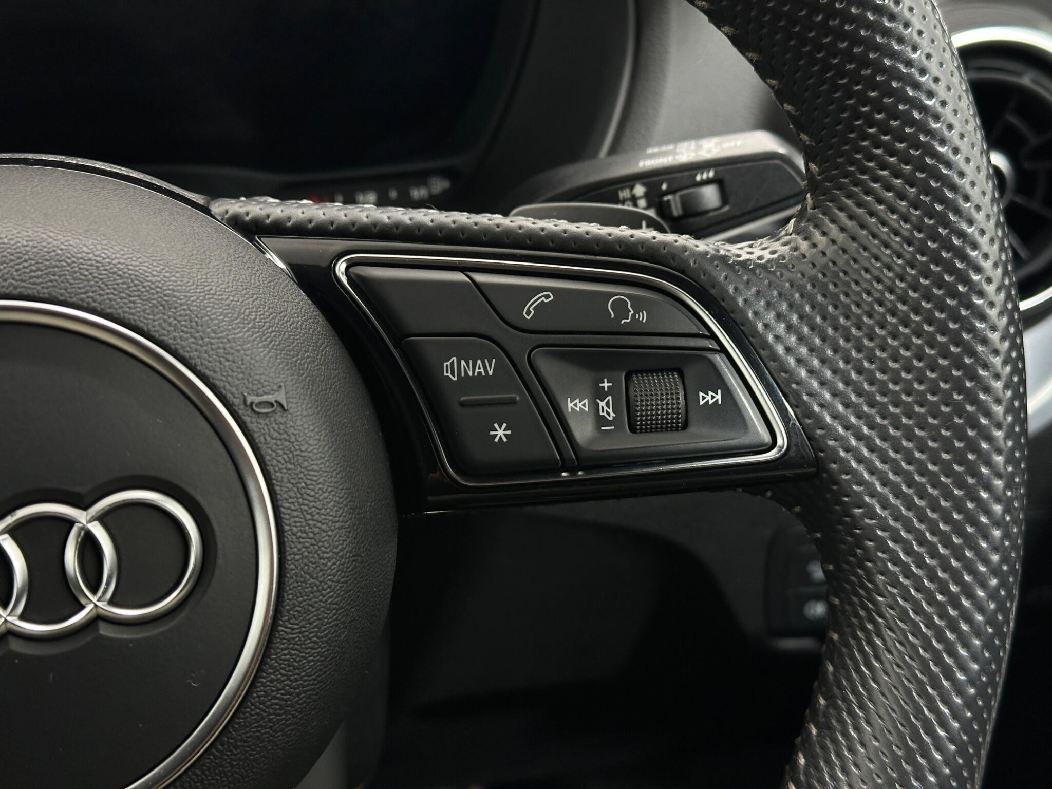 Audi Q2 view 16