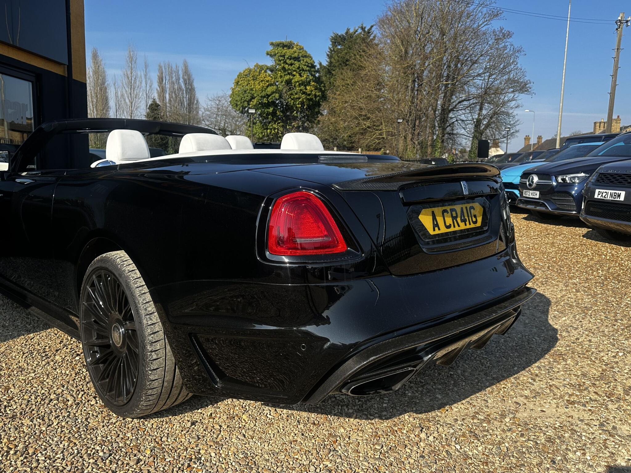 Rolls-Royce Dawn view 11