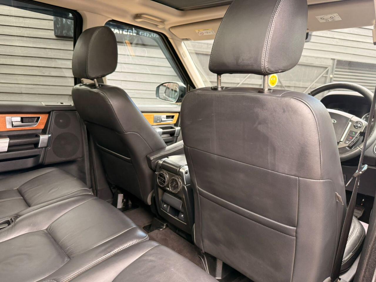 Land Rover Discovery view 18