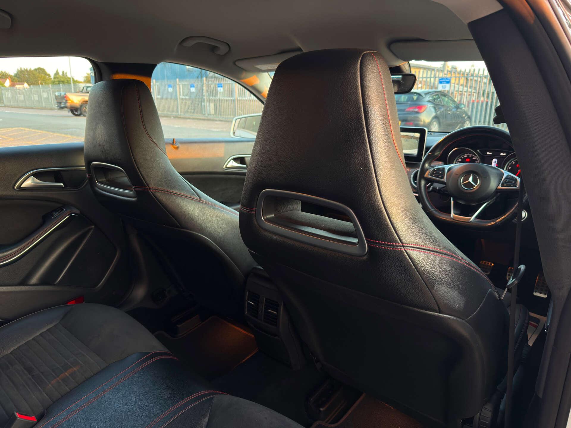 Mercedes-Benz Cla view 29