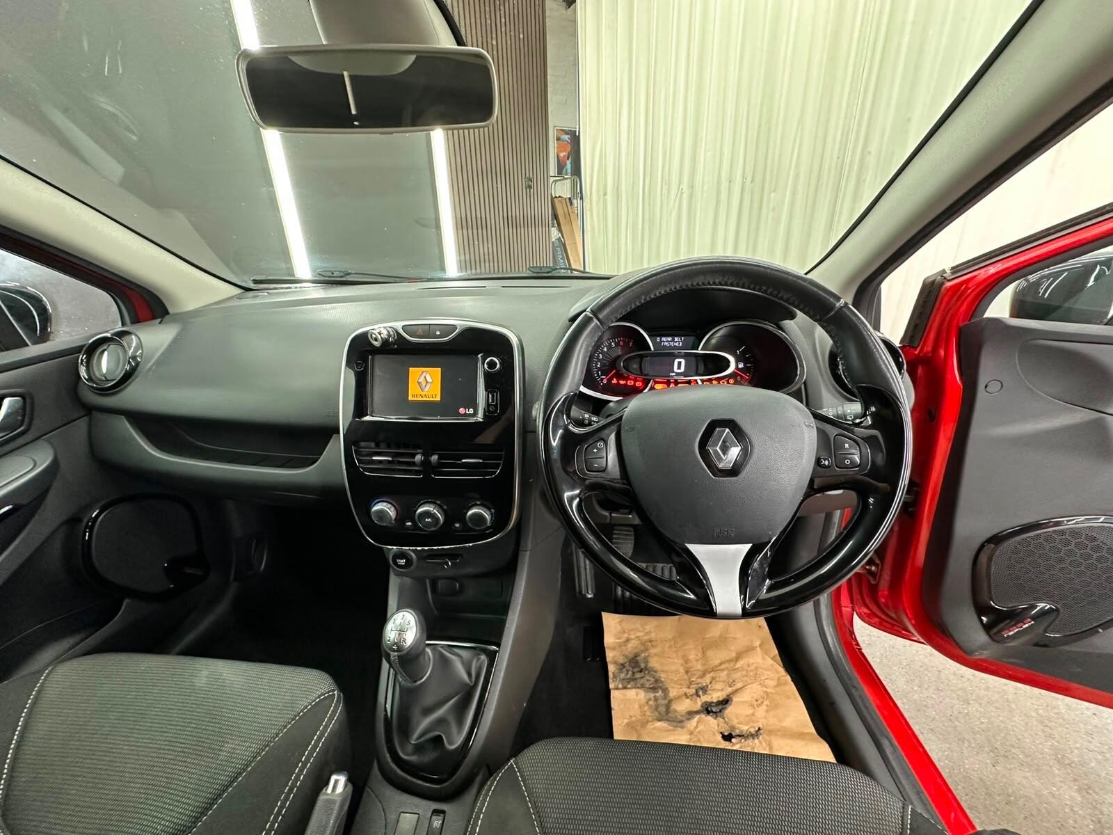 Renault Clio view 34