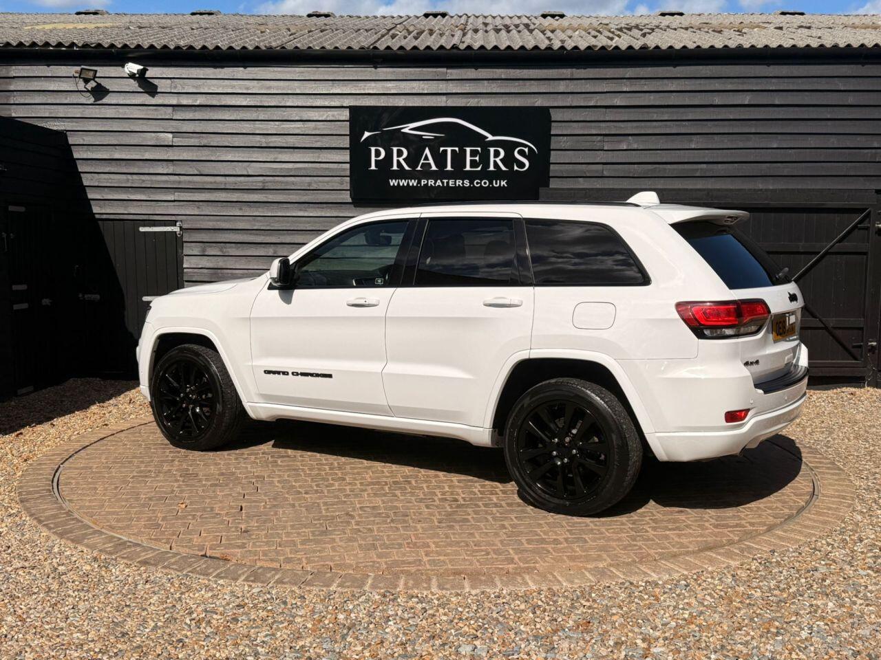 Jeep Grand Cherokee view 29