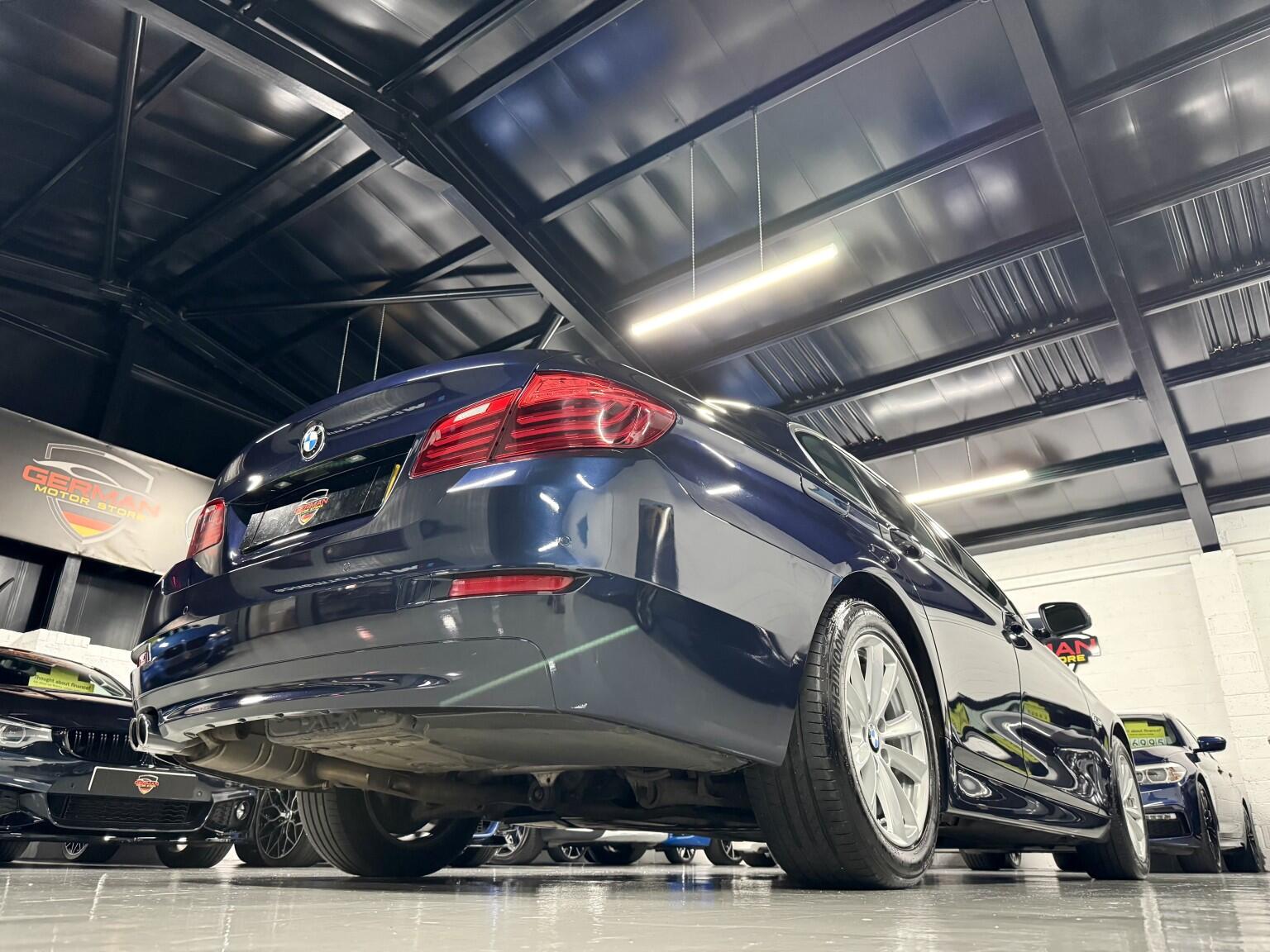 BMW 5 Series view 8