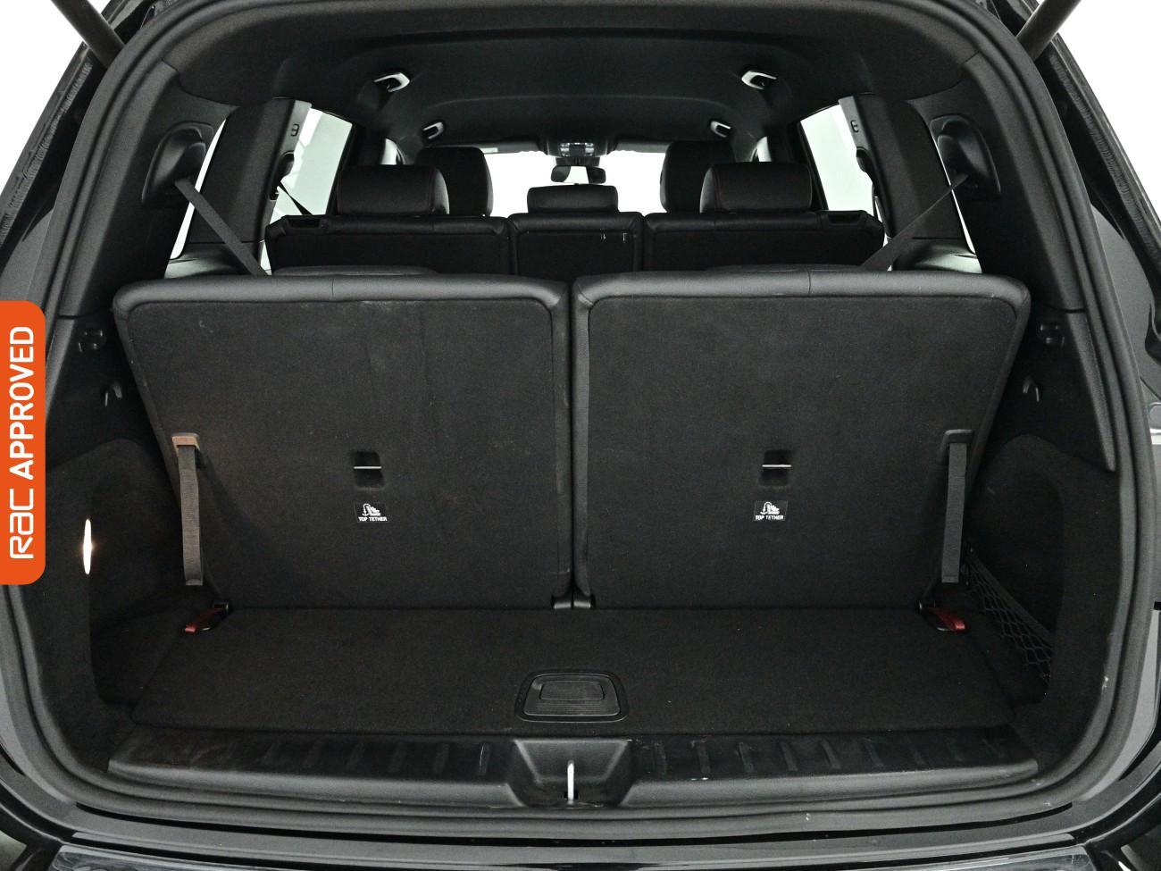 Mercedes-Benz GLB view 26