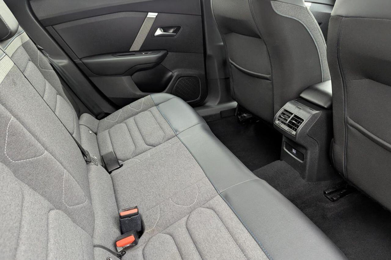 Citroen C4 view 18