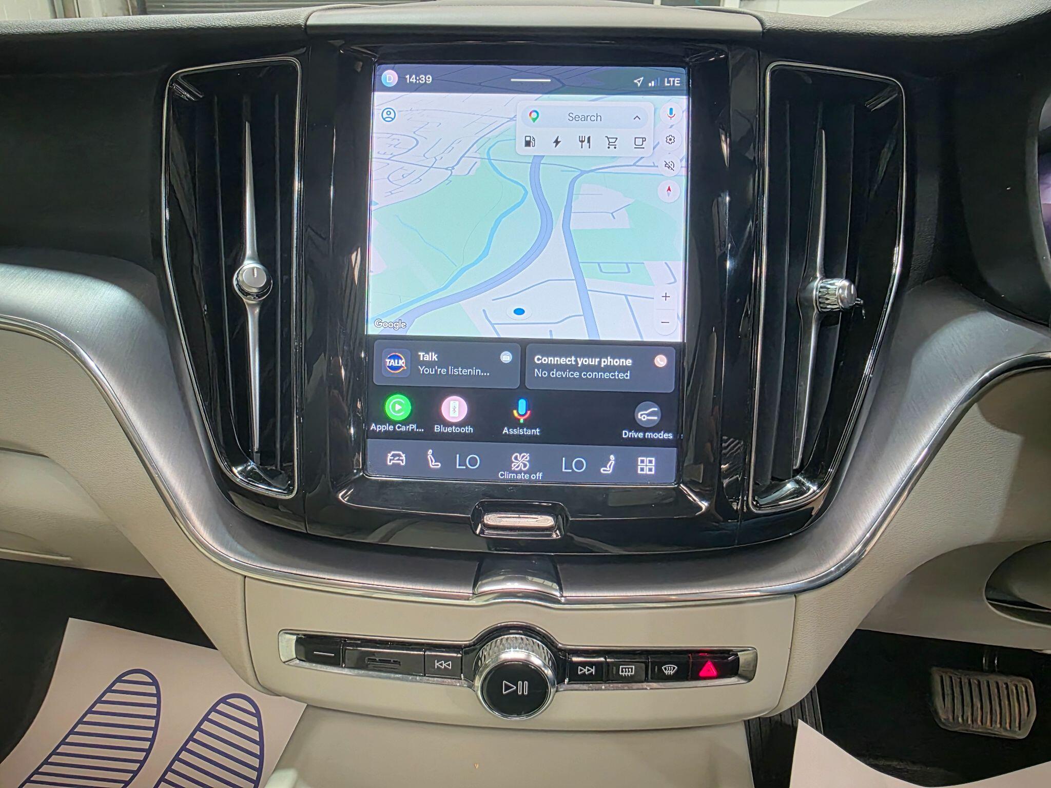 Volvo XC60 view 8