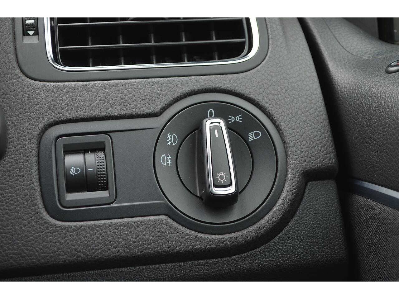Volkswagen Polo view 44