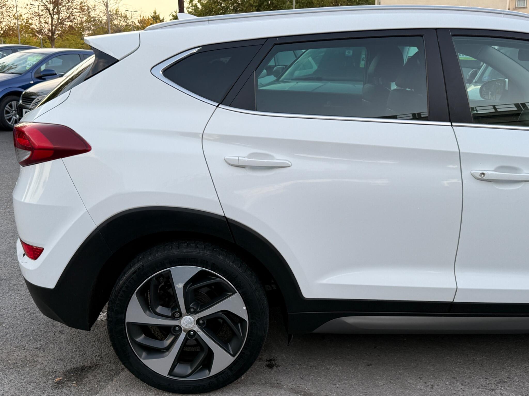 Hyundai TUCSON - Image 21