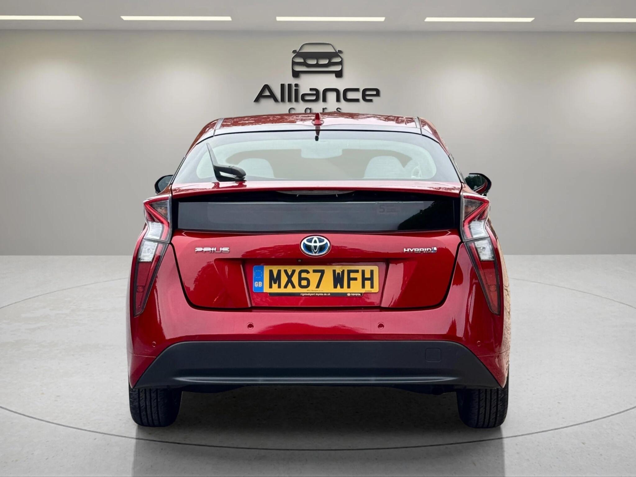 Toyota Prius view 70