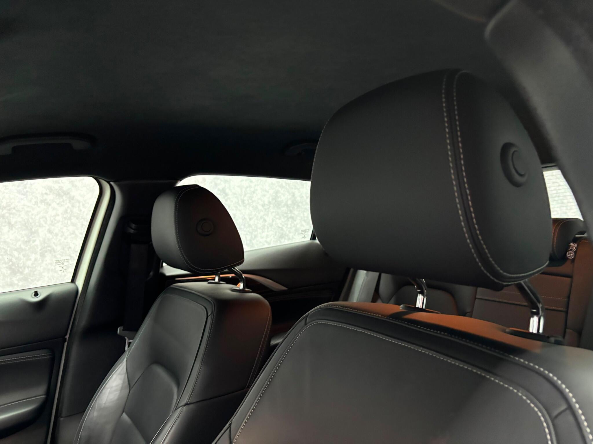 Infiniti Q30 view 14