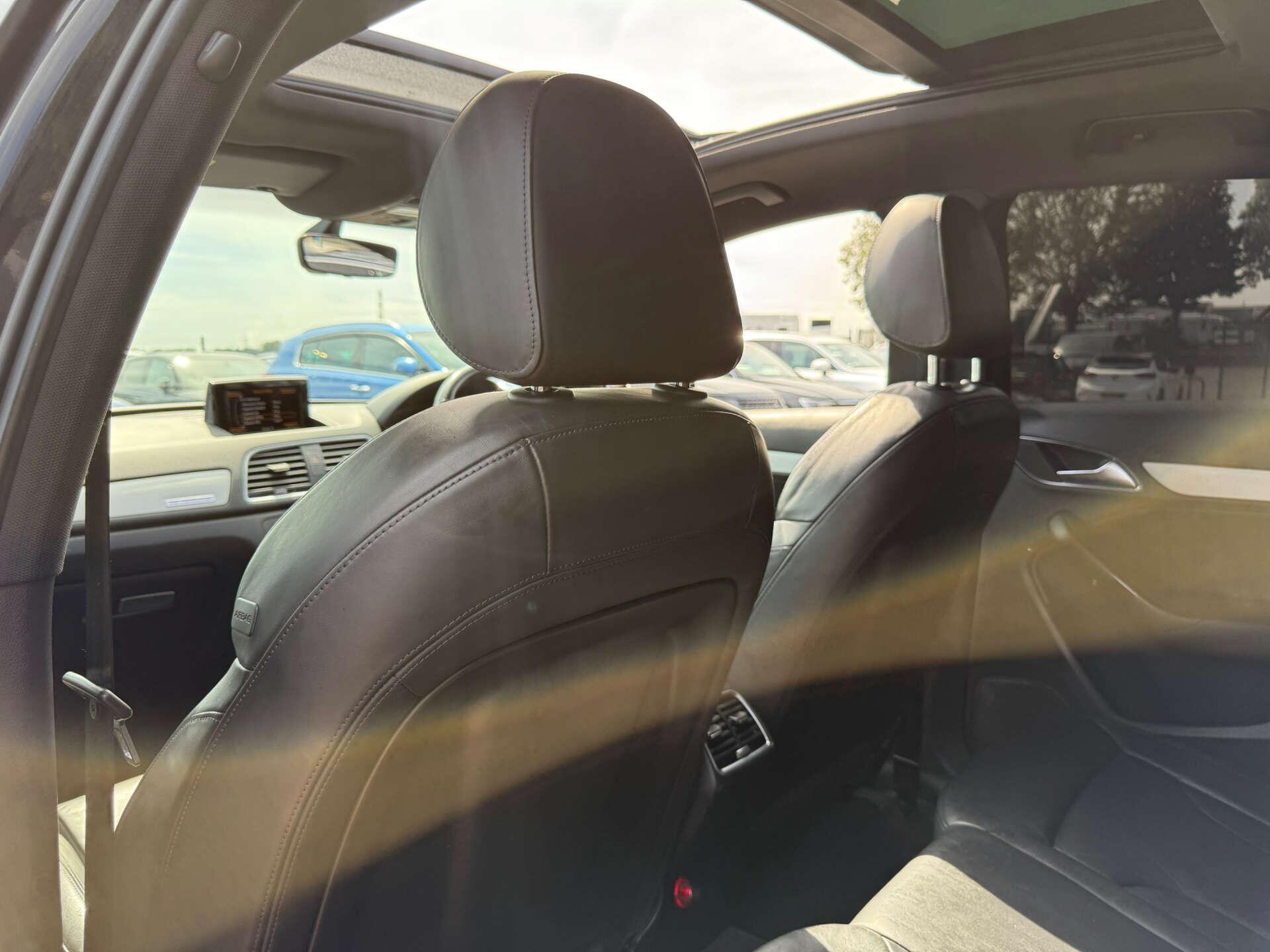 Audi Q3 view 70