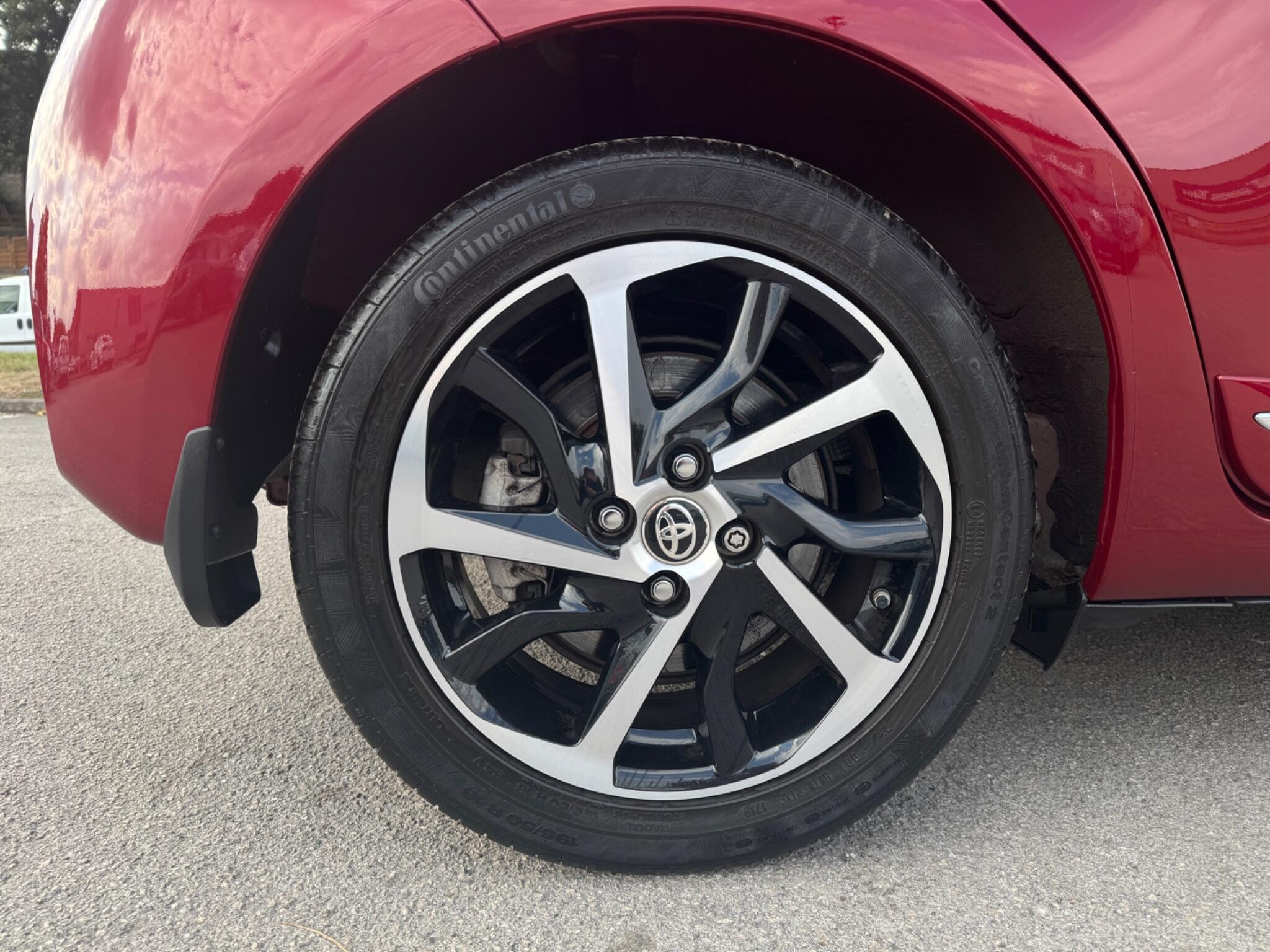 Toyota Yaris view 11