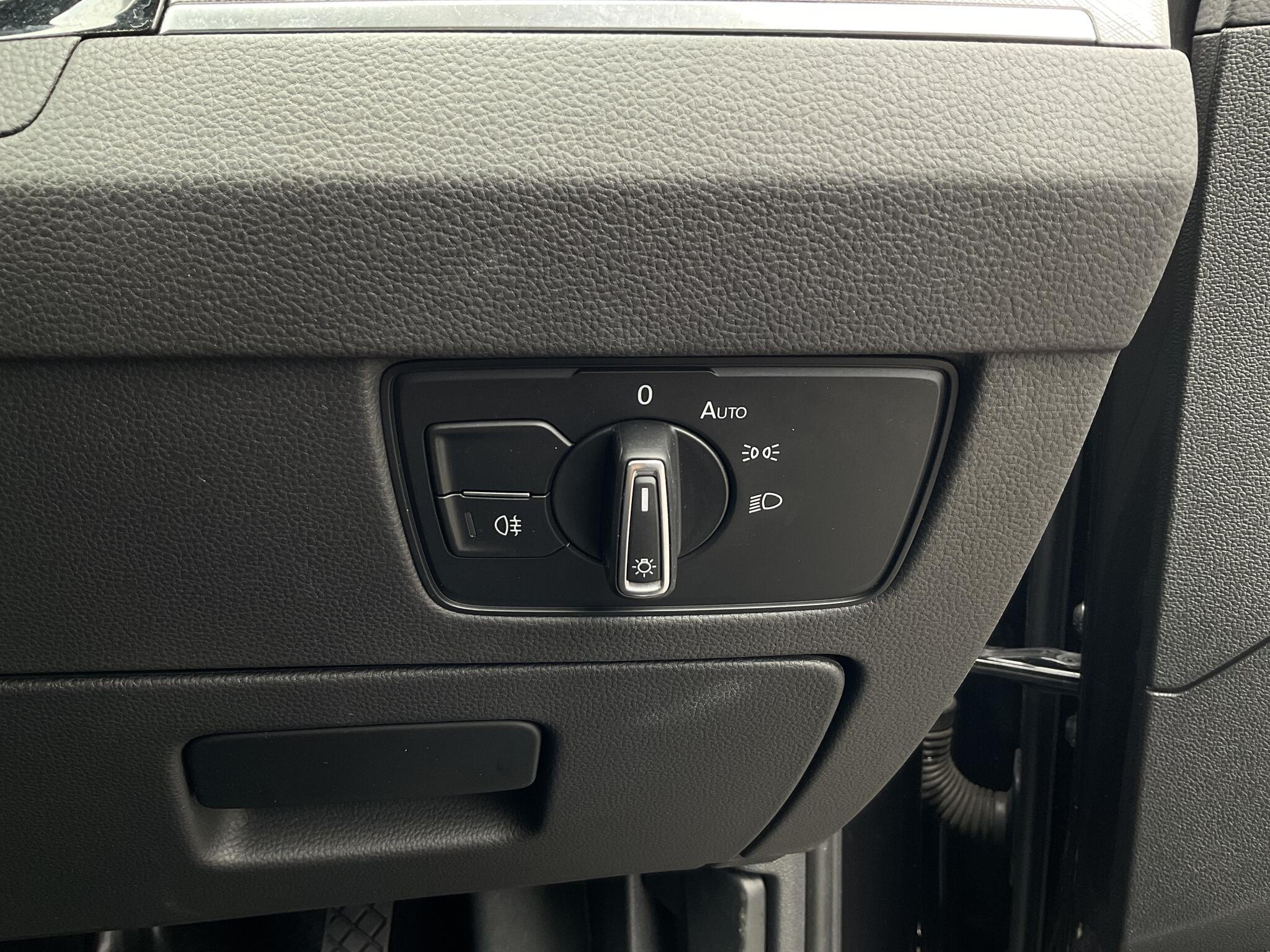 Volkswagen Passat view 39